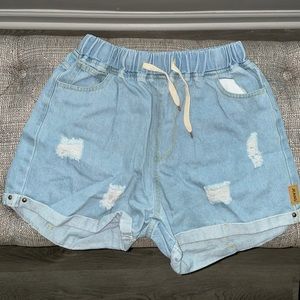 High-waisted jean shorts with drawstring